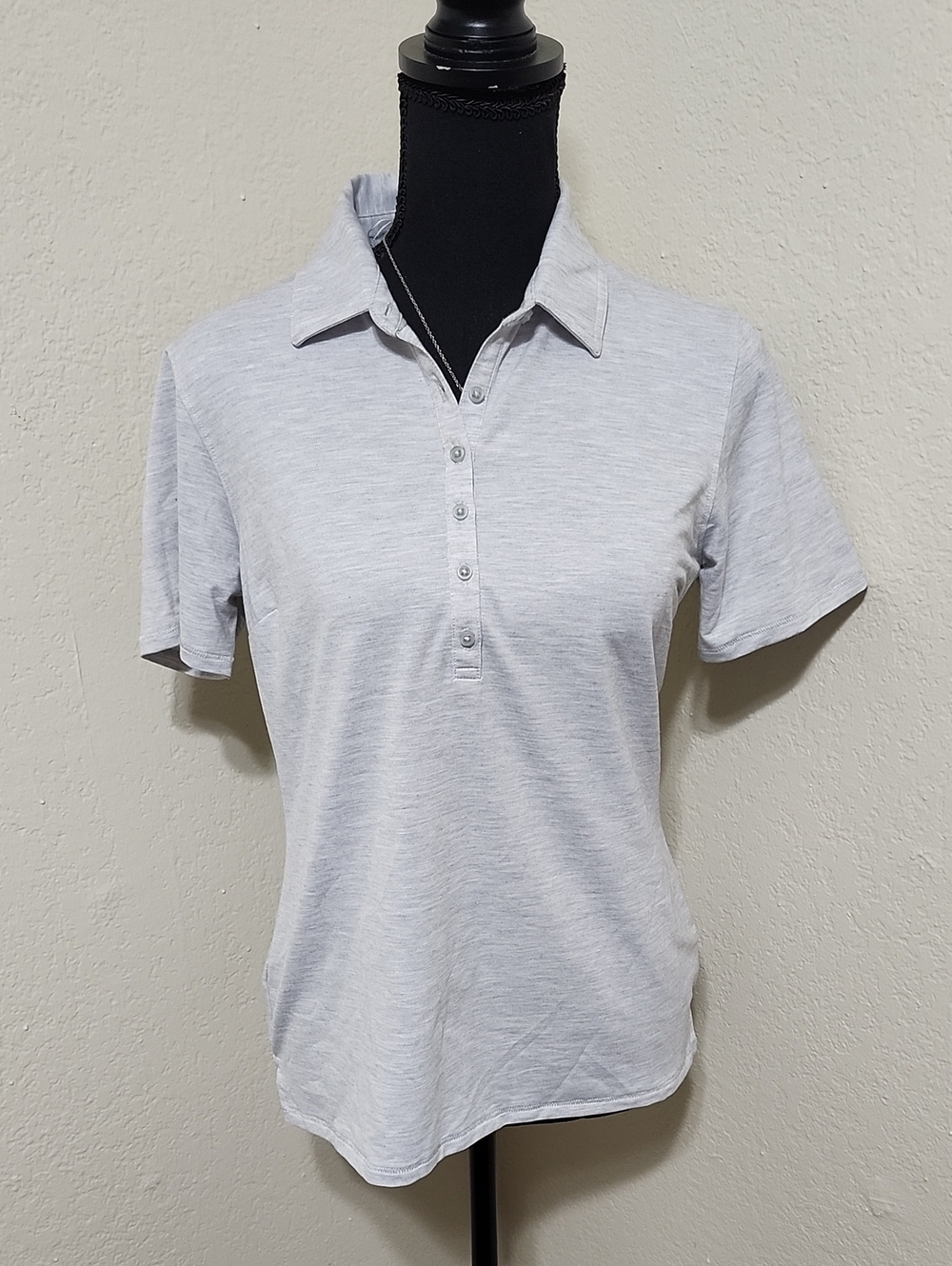 NWT TravisMathew Women's Featherweight Active Polo Shirt Grey Heather Sz M